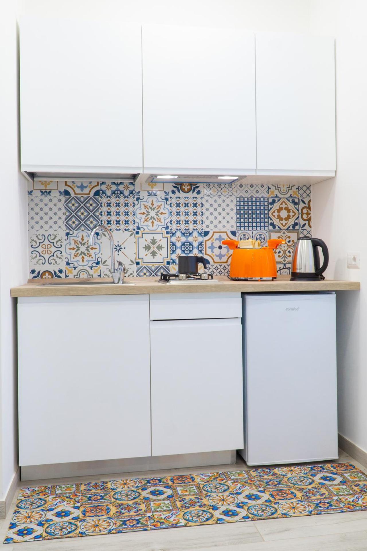 Summer Colors Rooms & Apartments 메타 외부 사진