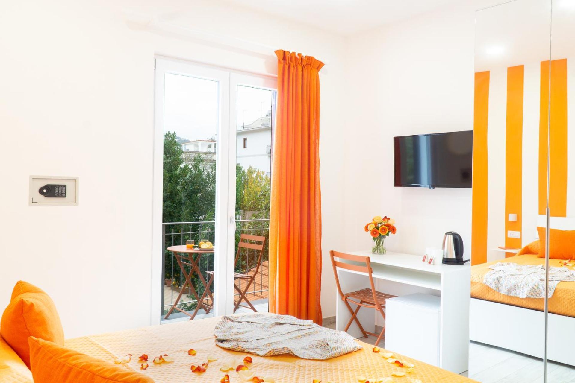 Summer Colors Rooms & Apartments 메타 외부 사진